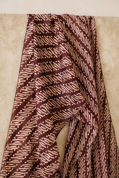 Syal Batik Sutra Parang - Brown - 45