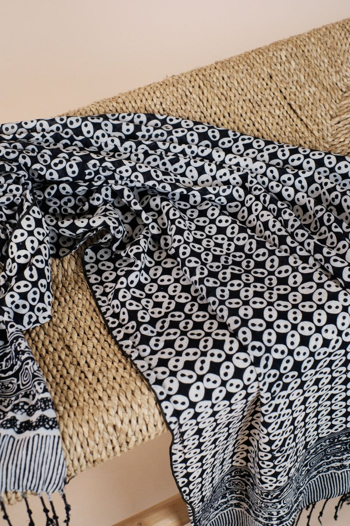 Selendang Batik TCE Kawung Sen Black - 80