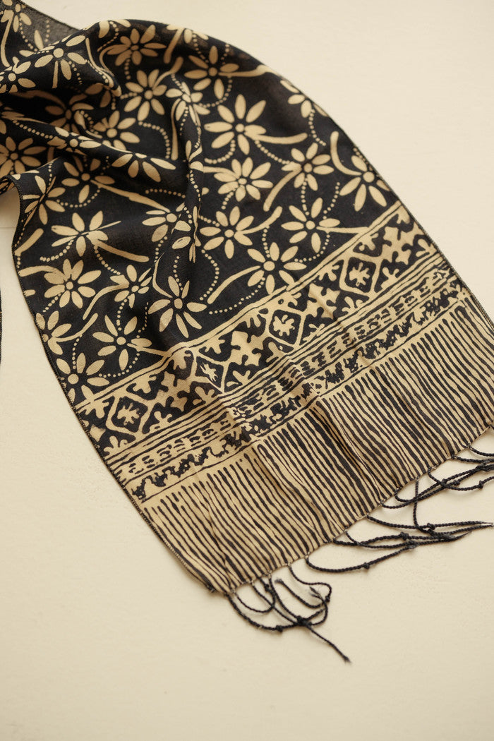 Scarf Batik Melati Tangkai - Black | DNE