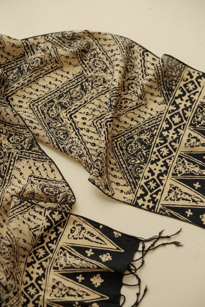 Scarf Batik Parang Kelok - Black | DNE
