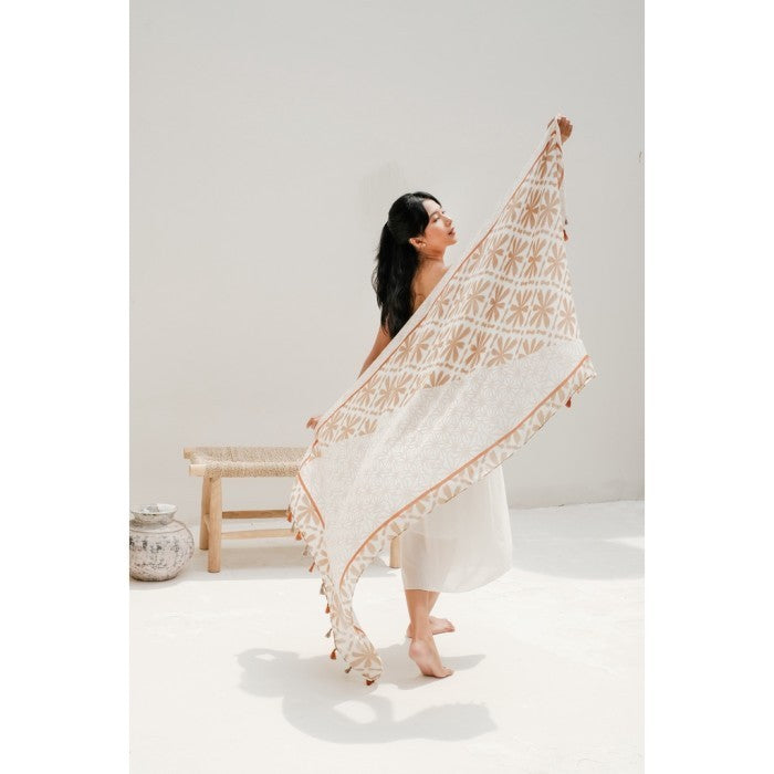Ora Shawl