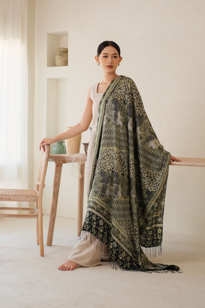 Sangga Langit in Green - Selendang Sutra Batik Tulis