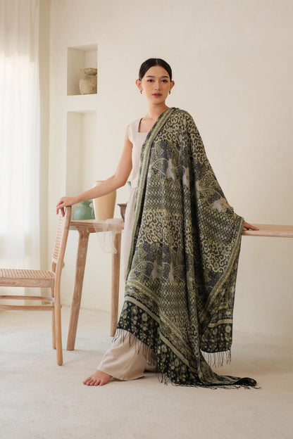 Sangga Langit in Green - Selendang Sutra Batik Tulis