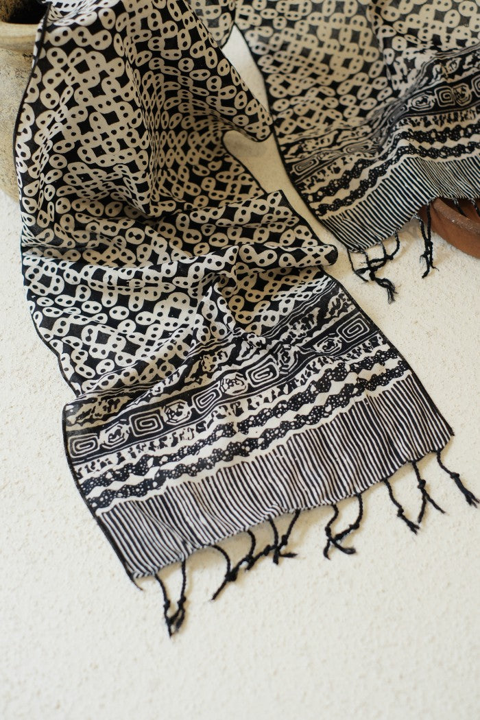Scarf Batik TCE Kawung Sen Black