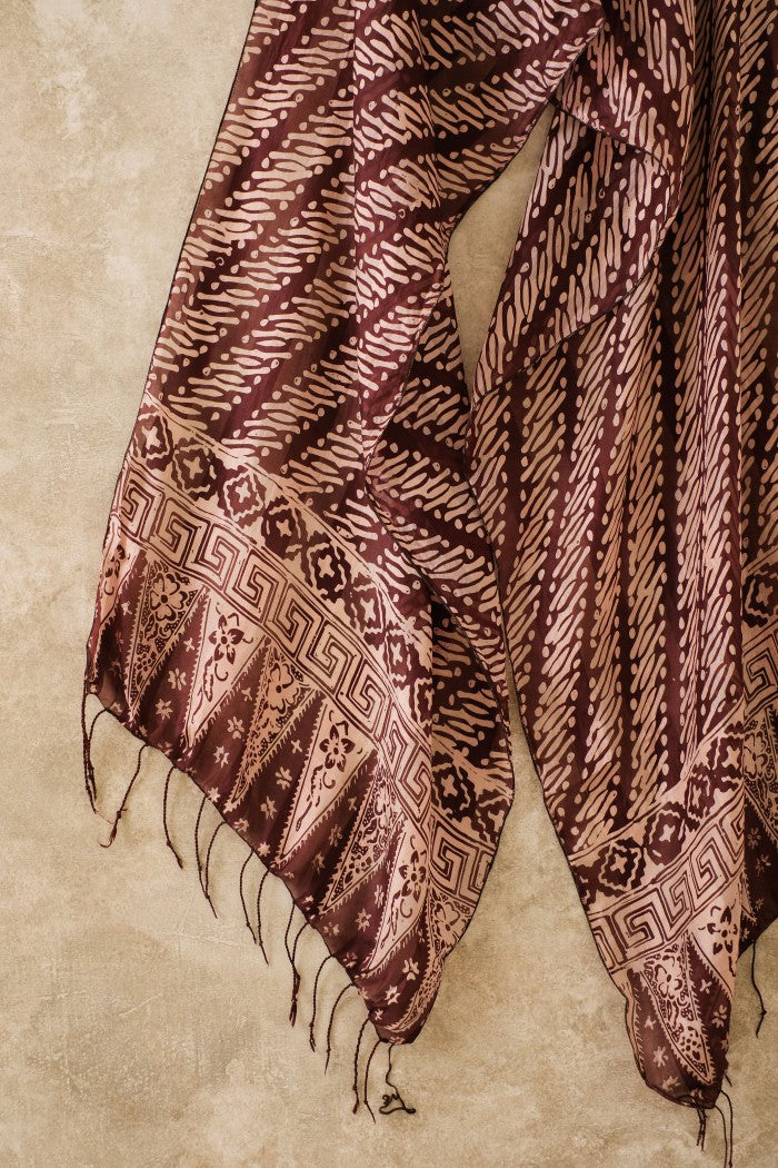 Syal Batik Sutra Parang - Brown - 45