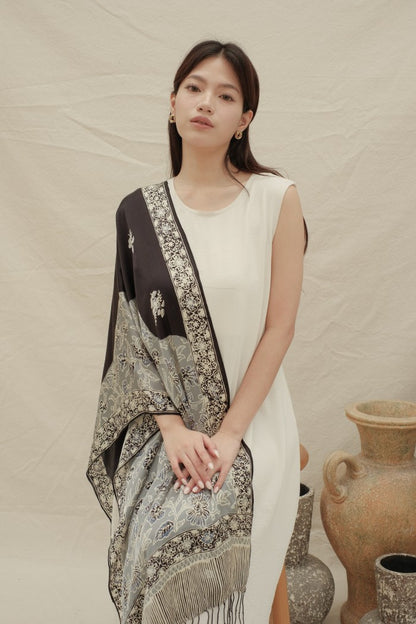 Syal Sutra Batik Premium - Selaras Black Grey