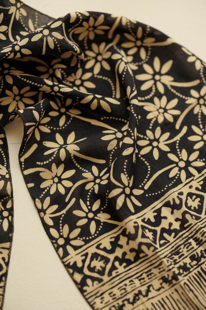 Scarf Batik Melati Tangkai - Black | DNE