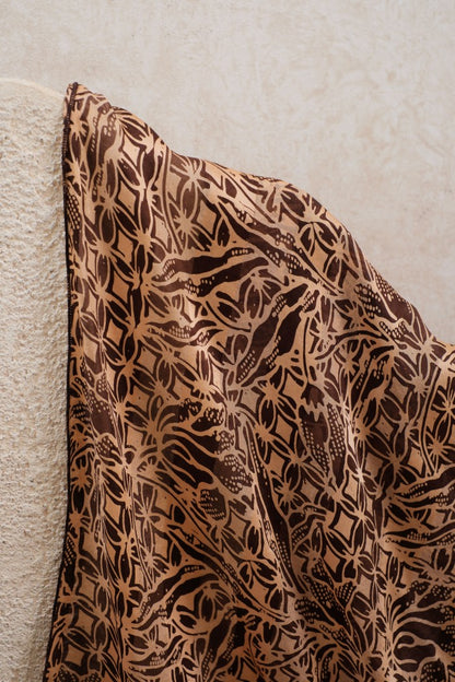 Syal Batik Sutra Kawung Kembang Daun - Brown - 45