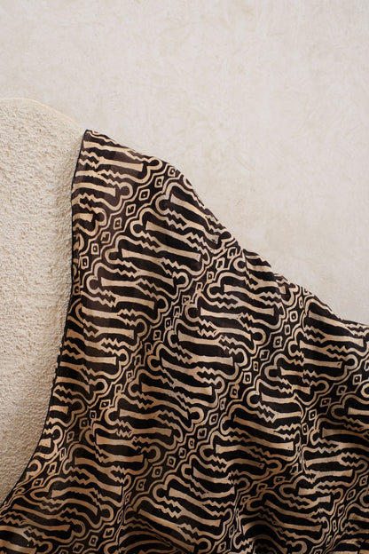 Syal Batik Sutra Parang Curigo - Black - 45