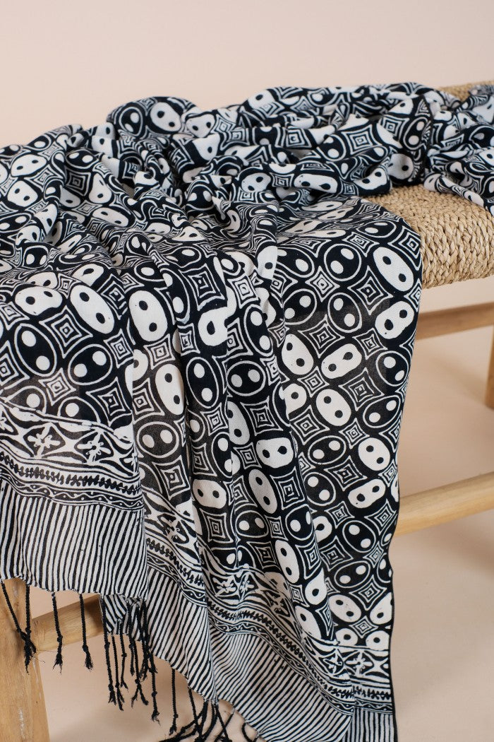 Selendang Batik TCE Kawung Black - 80