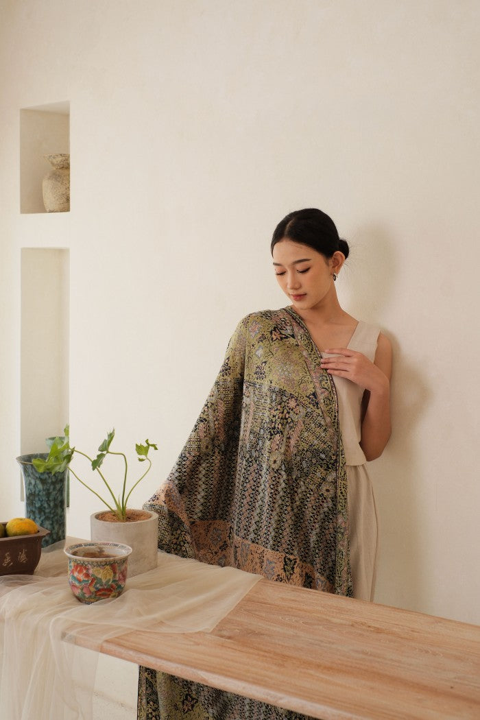 Rimba Jawi in Peach - Selendang Sutra Batik Tulis