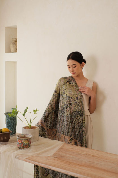 Rimba Jawi in Peach - Selendang Sutra Batik Tulis