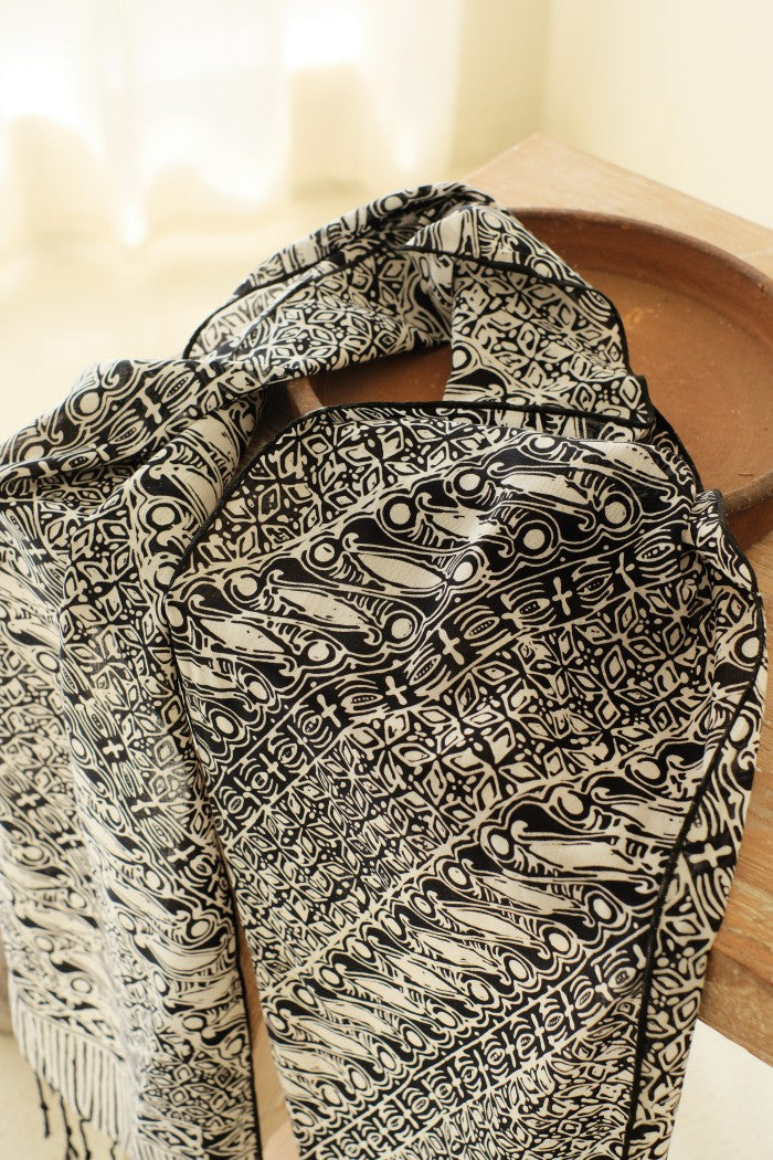 Scarf Batik TCE Parang Kawung Black