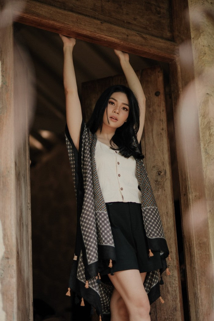 Kahiyang Black Outer
