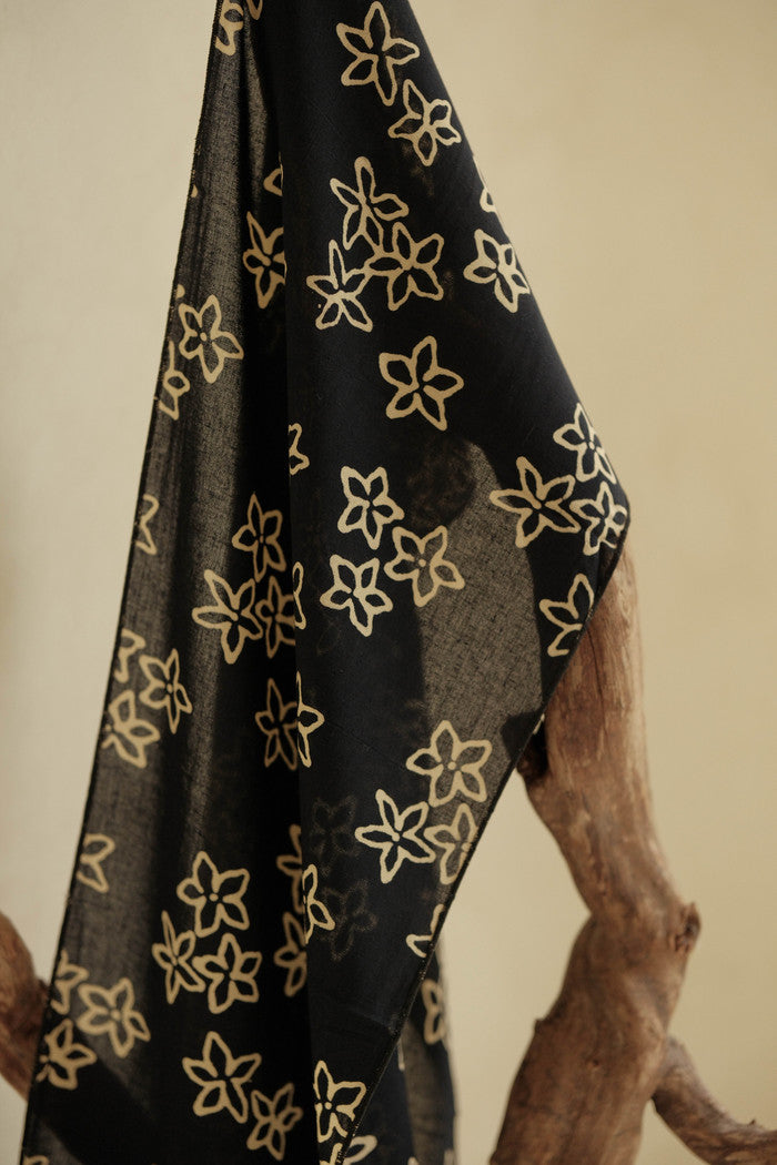 Scarf Batik Bunga Melati - Black | DNE