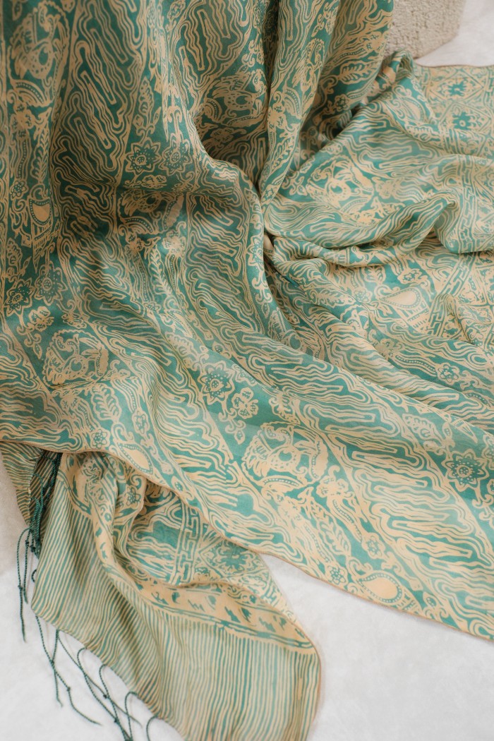 Selendang Sutra Batik - Parang Bunga Kombi in Green - 90
