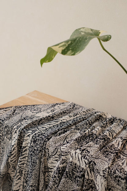 Selendang Batik TCE Parang Bunga Black - 80