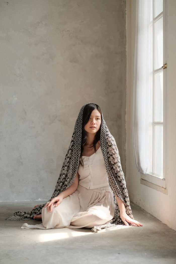 Pasha Black Shawl