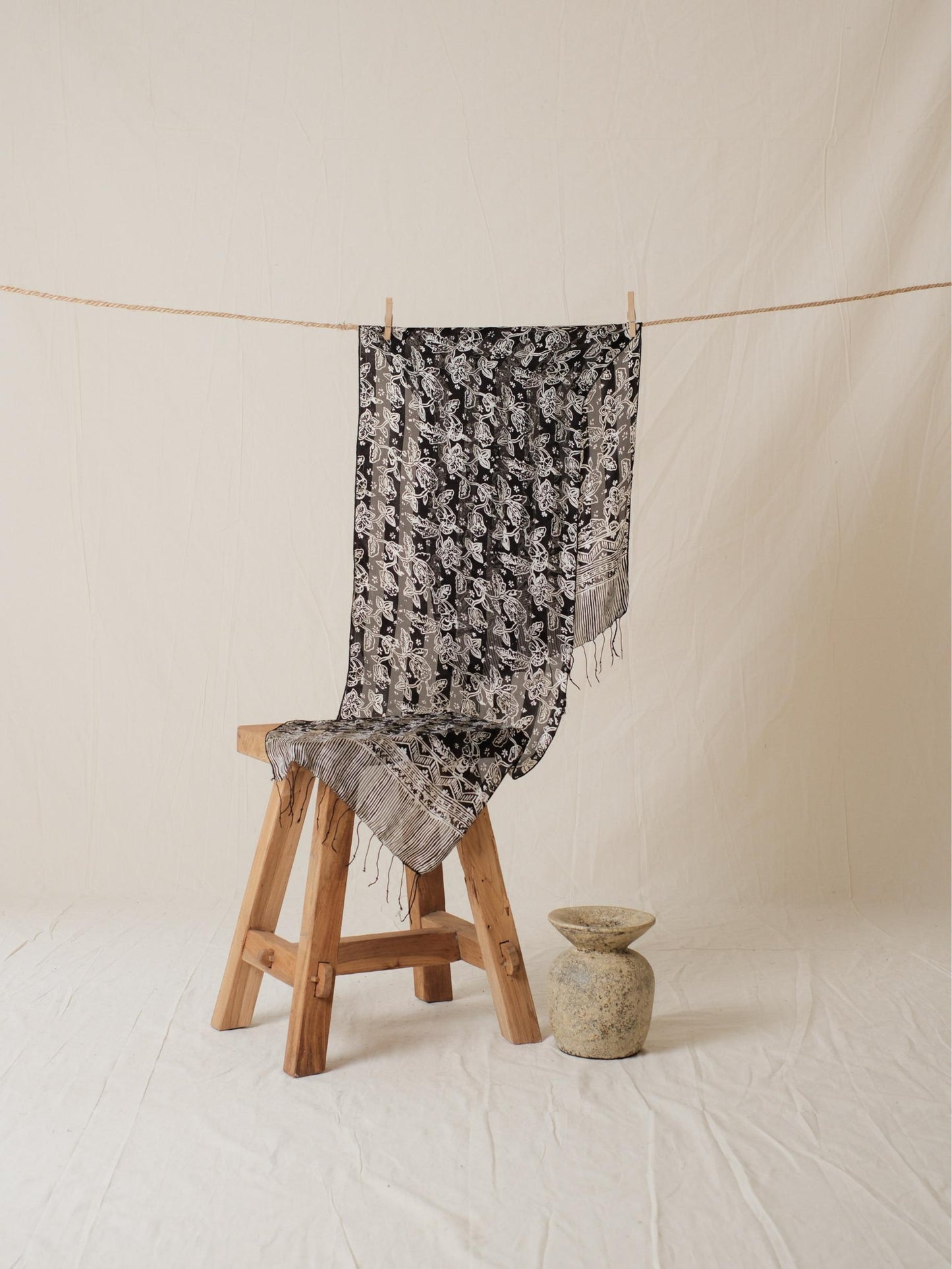 Syal Batik Sutra - Daun Lembayung - Black - 35