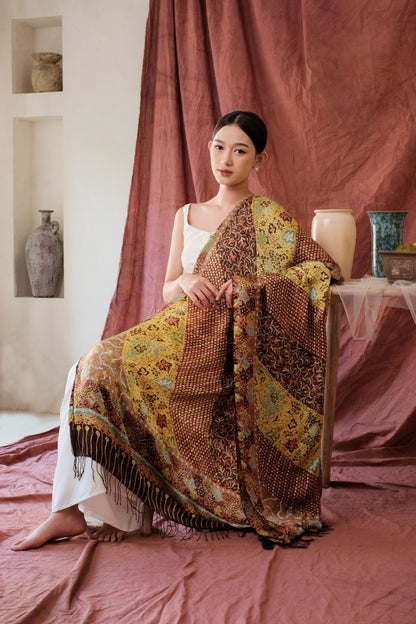Rumah Kuning - Selendang Sutra Batik Tulis
