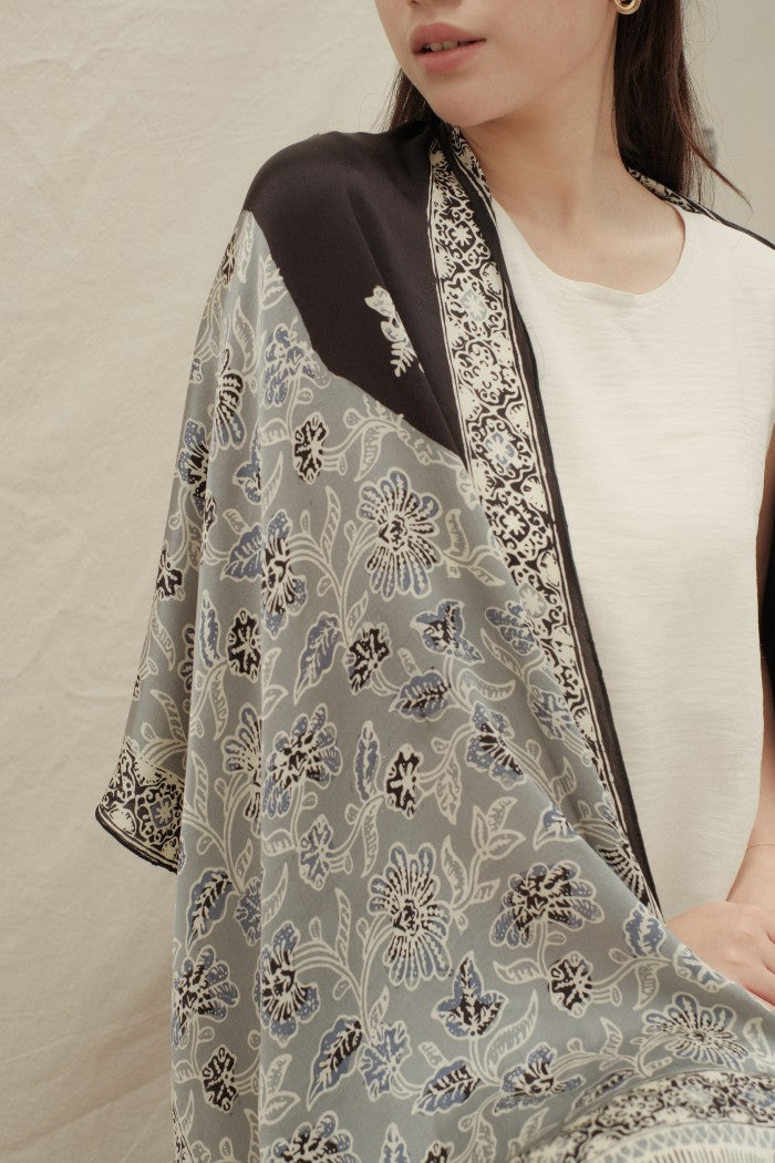 Syal Sutra Batik Premium - Selaras Black Grey