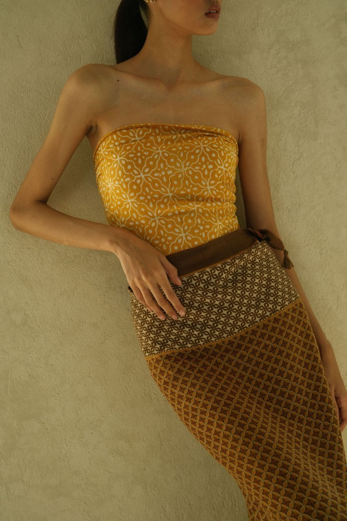 (DEFECT SALE) - Kahiyang Brown Shawl