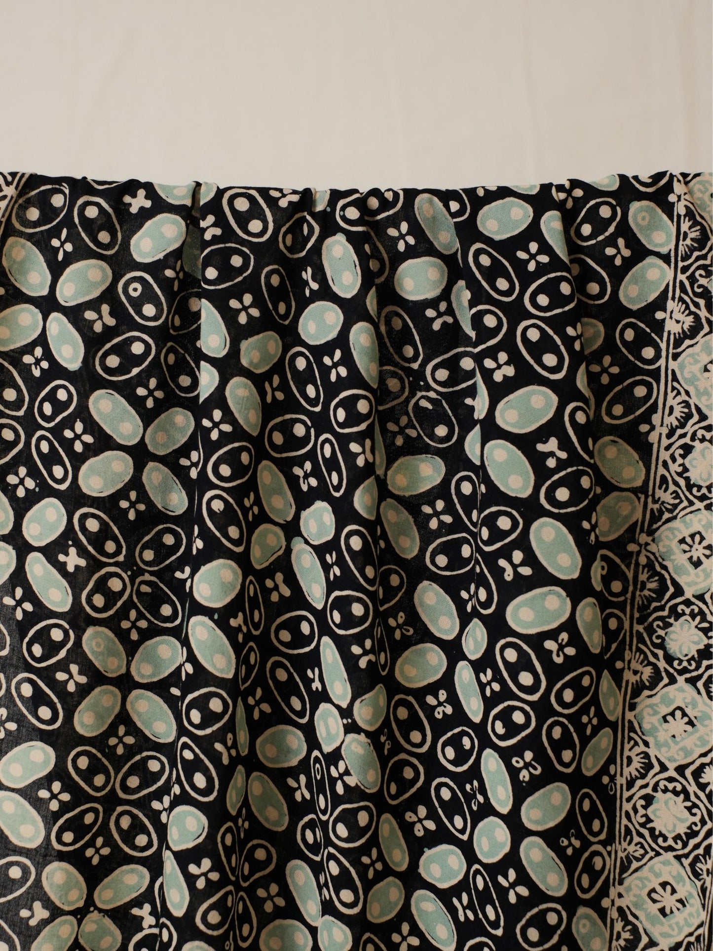 Scarf Batik 50 - Kawung - Black | DNE