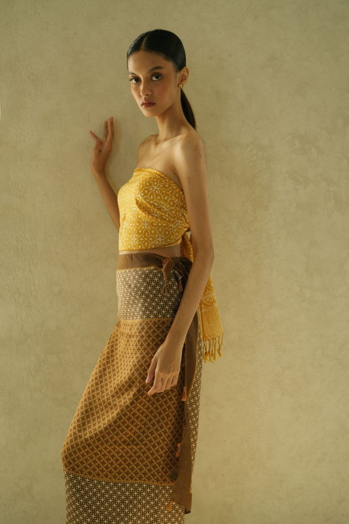 (DEFECT SALE) - Kahiyang Brown Shawl