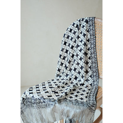Syal Batik Sutra Kawung in Black - 55