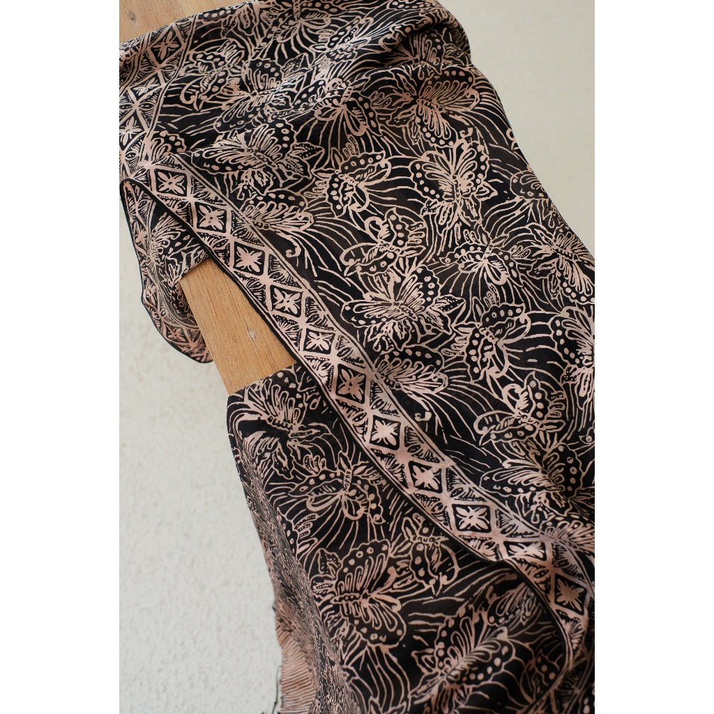 Syal Batik Sutra Kupu in Black - 55
