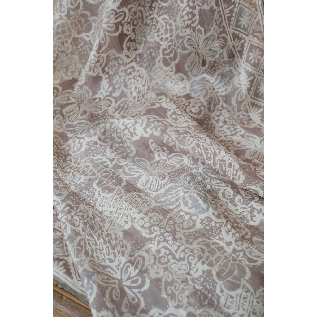 Syal Batik Sutra Kaca Piring in Grey - 55