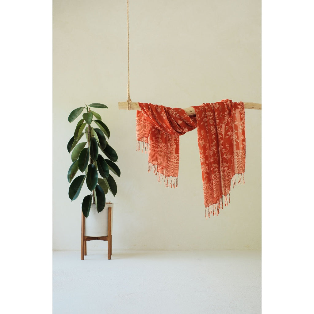 Selendang Sutra Batik Susan in Red
