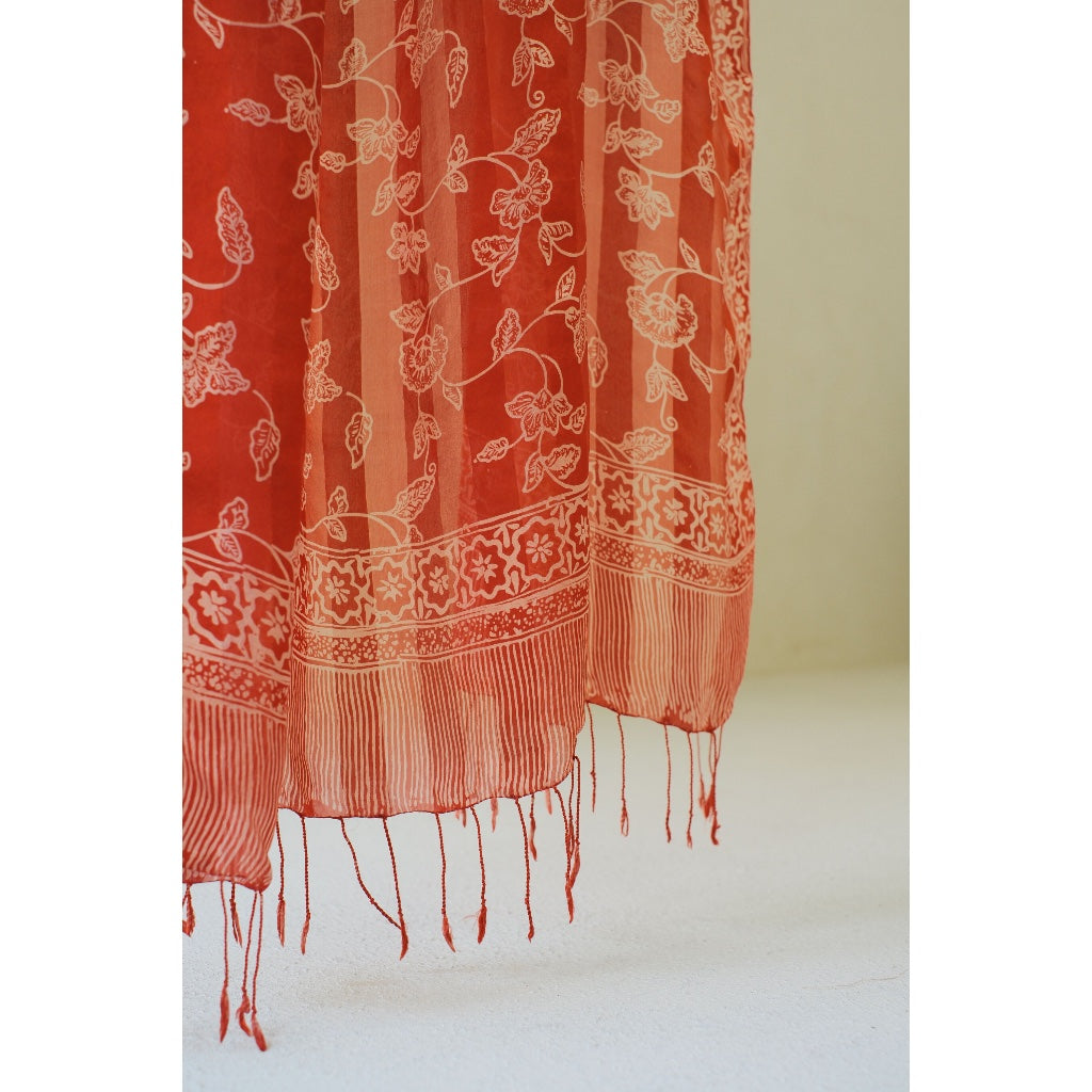 Selendang Sutra Batik Susan in Red