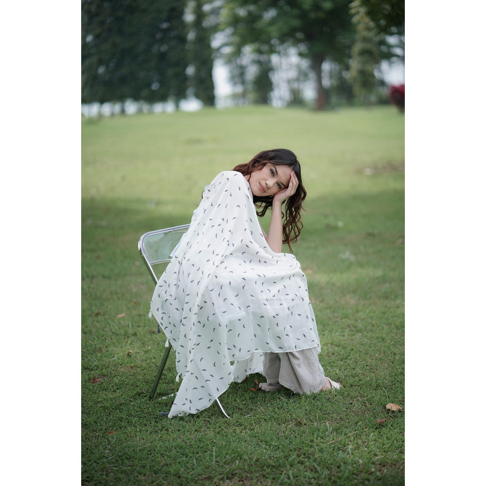 (DEFECT SALE) Ghania White Shawl