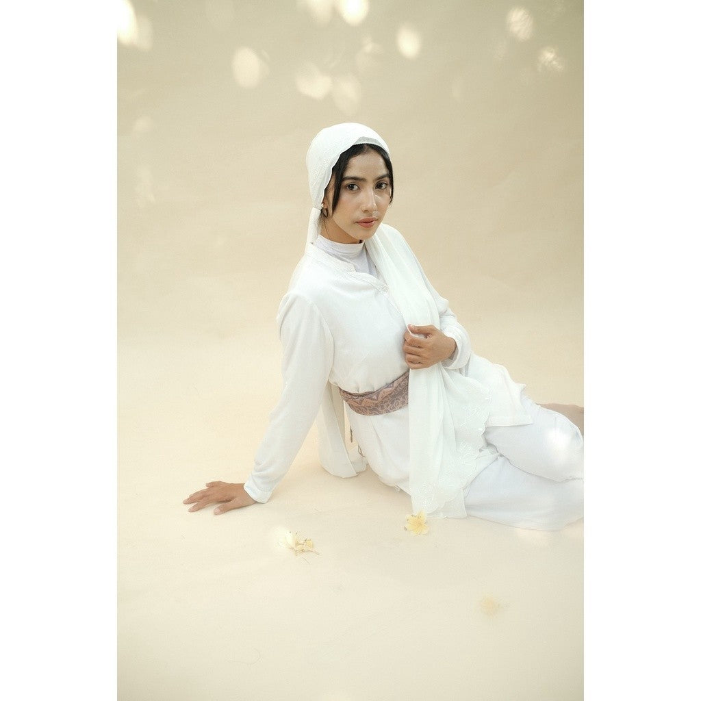 Embroidery Hijab Shawl - Hanna - Snow