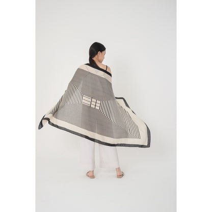 (DEFECT SALE) Muthia White Shawl