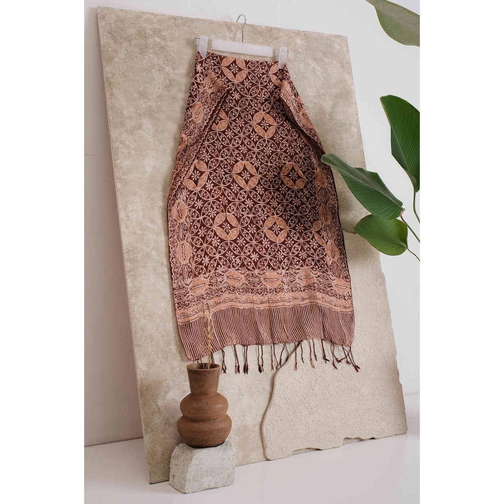 Syal Batik Sutra Brown Kawung 2