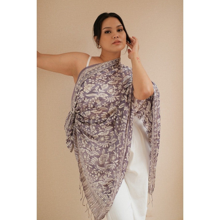 Selendang Batik Sutra Grey 01