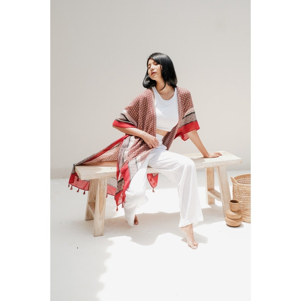 Andara in Red Outer
