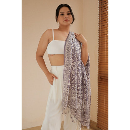 Selendang Batik Sutra Grey 01