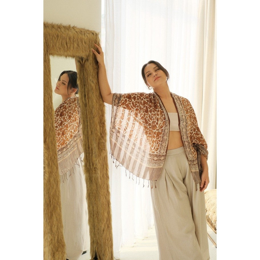 Syal Batik Sutra Daun Tumbuh - Brown