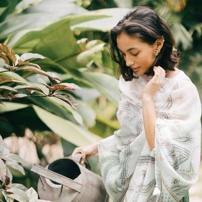 Deandra Shawl