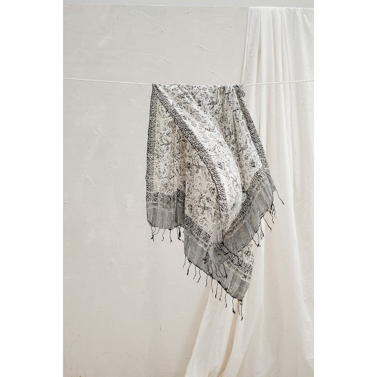 Selendang Batik Sutra Black 02