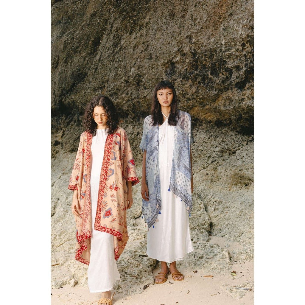 Amira Outer 03