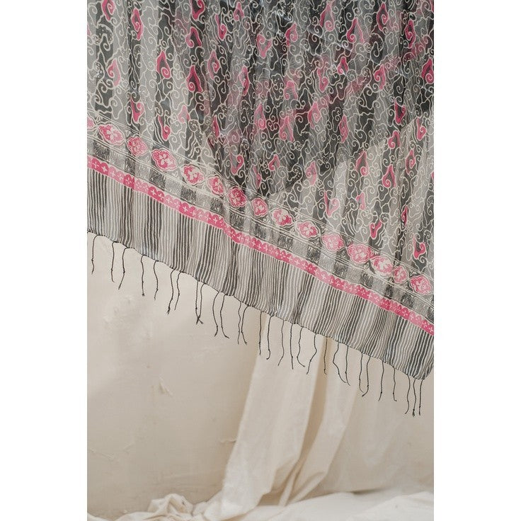 Selendang Batik Sutra Grey 02