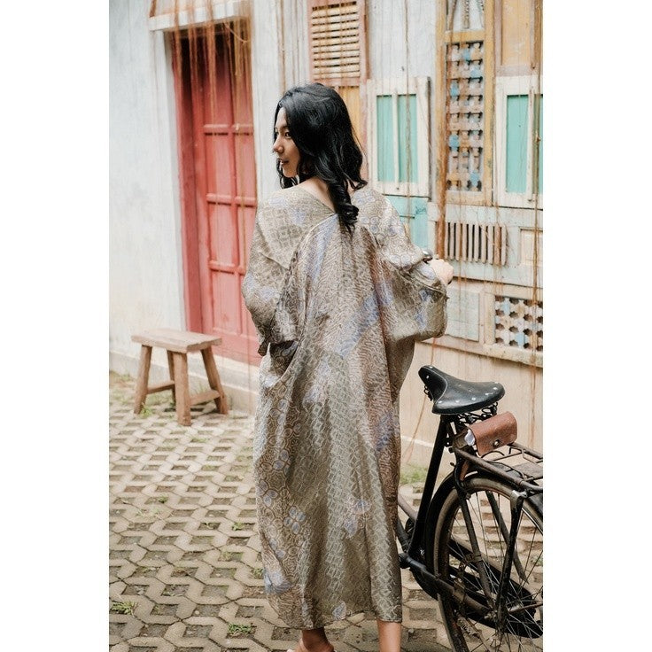 Kirana 60 Outer Kaftan Batik