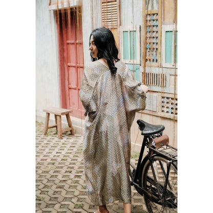 Kirana 60 Outer Kaftan Batik