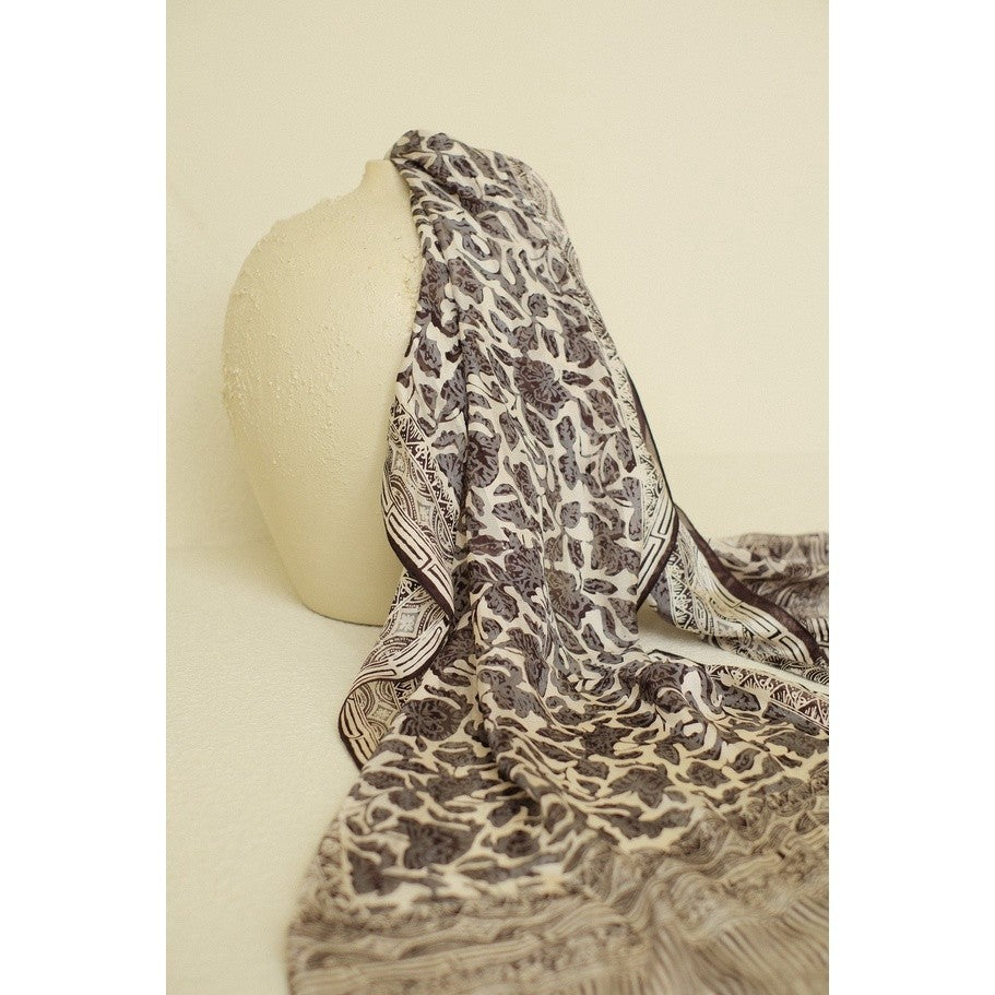 Syal Batik Sutra Daun Tumbuh - Black