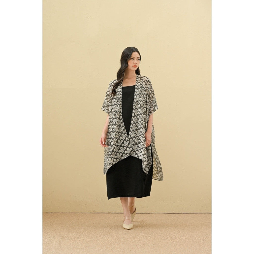 Pasha Black Outer