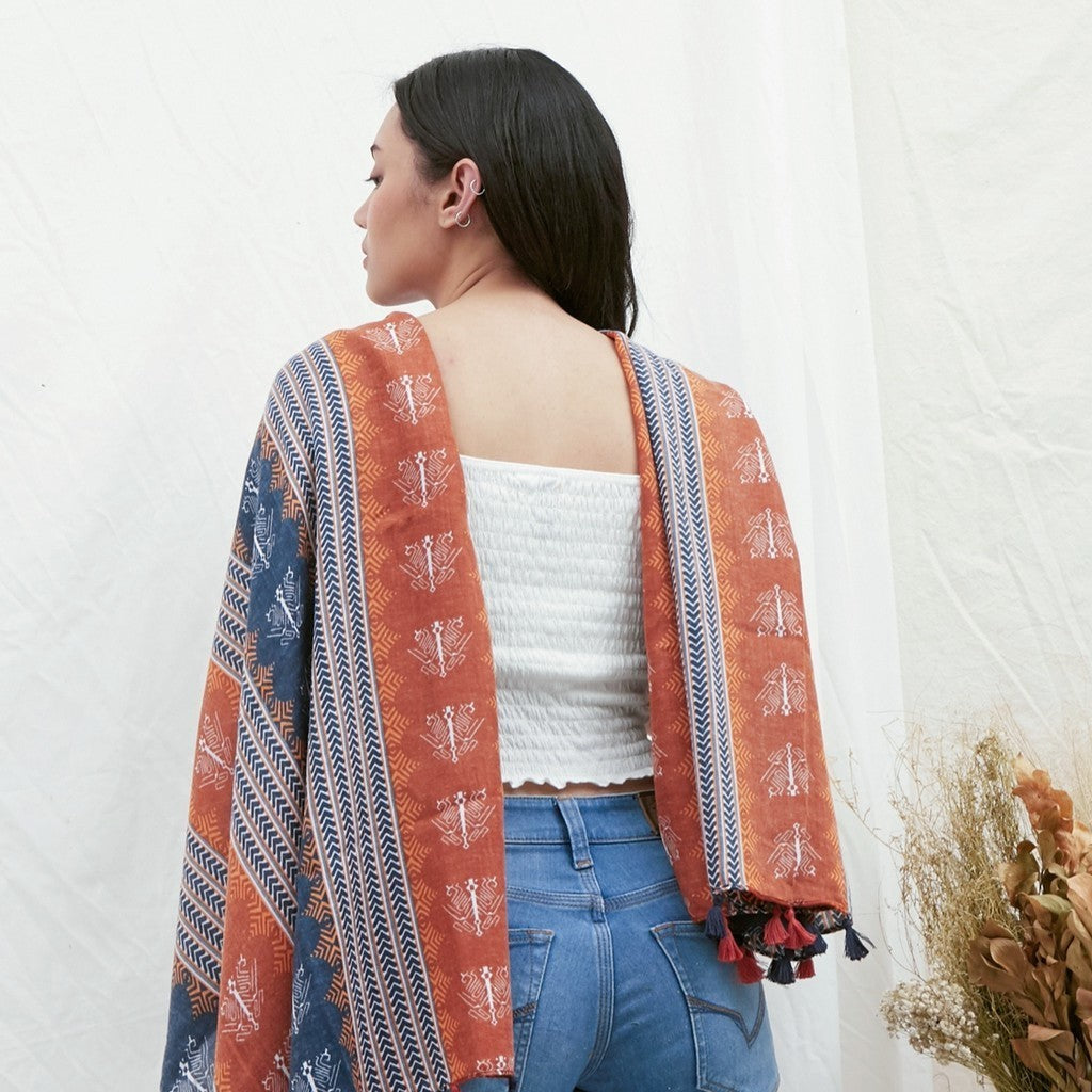 Lyan Shawl